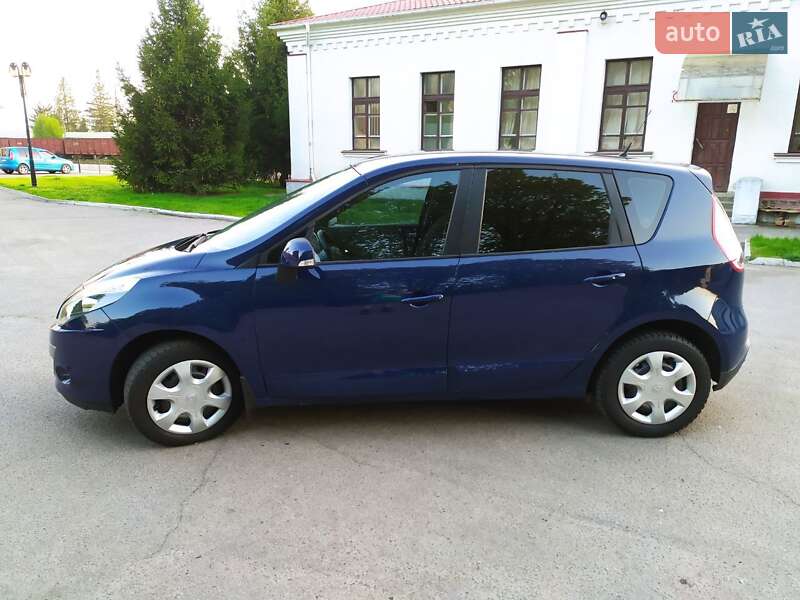 Мінівен Renault Scenic 2011 в Ромнах