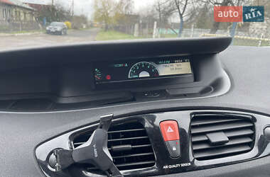 Минивэн Renault Scenic 2011 в 