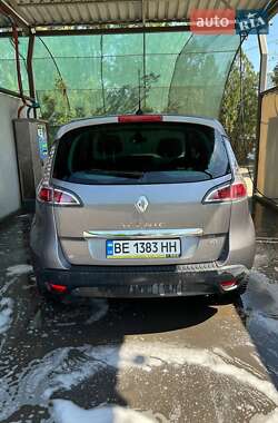 Минивэн Renault Scenic 2013 в 