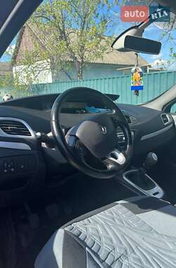 Минивэн Renault Scenic 2010 в 