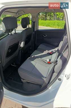 Минивэн Renault Scenic 2014 в 