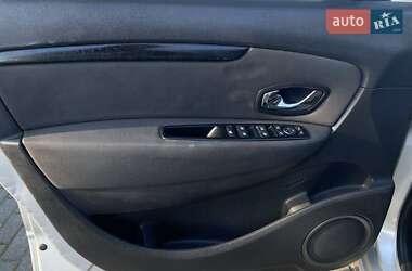Минивэн Renault Scenic 2014 в 