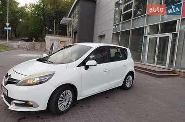 Минивэн Renault Scenic 2014 в 