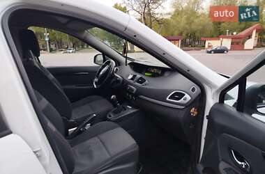 Минивэн Renault Scenic 2014 в 