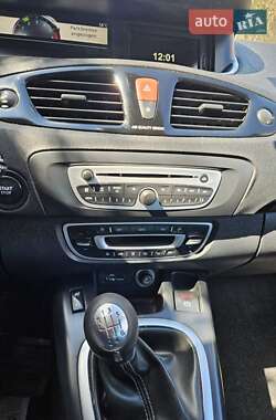 Минивэн Renault Scenic 2012 в 