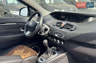 Мінівен Renault Scenic 2011 в 
