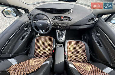 Мінівен Renault Scenic 2011 в 
