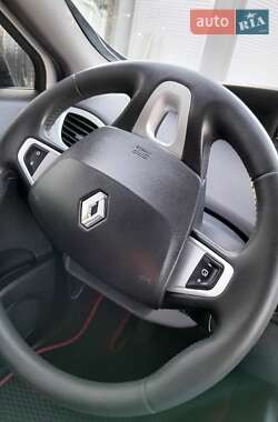 Минивэн Renault Scenic 2012 в 