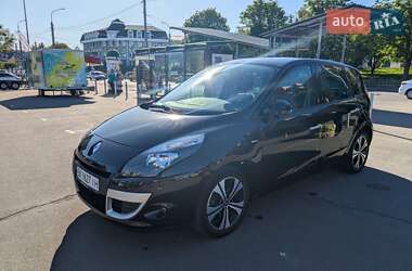 Минивэн Renault Scenic 2011 в 