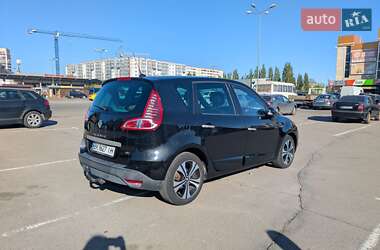 Минивэн Renault Scenic 2011 в 