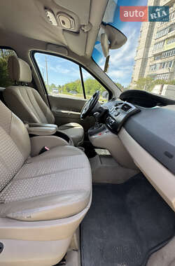 Минивэн Renault Scenic 2003 в 