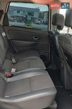 Минивэн Renault Scenic 2015 в 