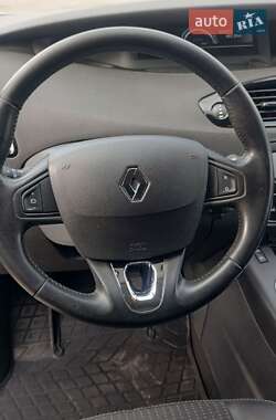 Минивэн Renault Scenic 2015 в 
