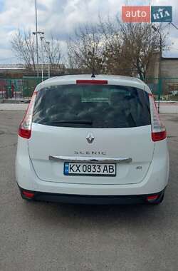 Минивэн Renault Scenic 2015 в 