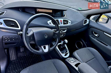 Минивэн Renault Scenic 2010 в 