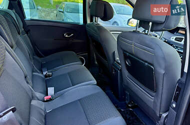 Минивэн Renault Scenic 2010 в 