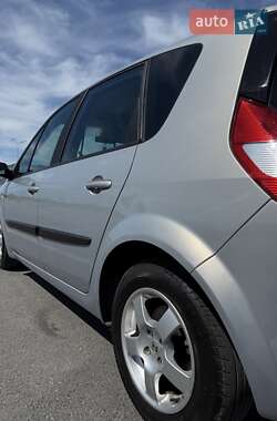 Минивэн Renault Scenic 2005 в 