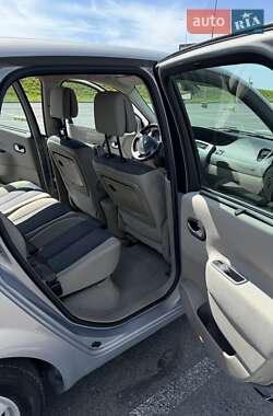 Минивэн Renault Scenic 2005 в 