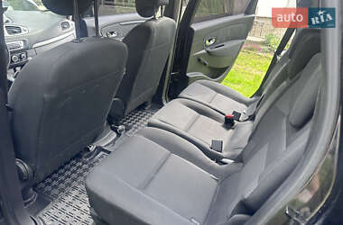 Минивэн Renault Scenic 2013 в 