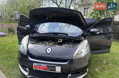 Минивэн Renault Scenic 2013 в 