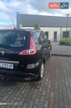 Минивэн Renault Scenic 2011 в 