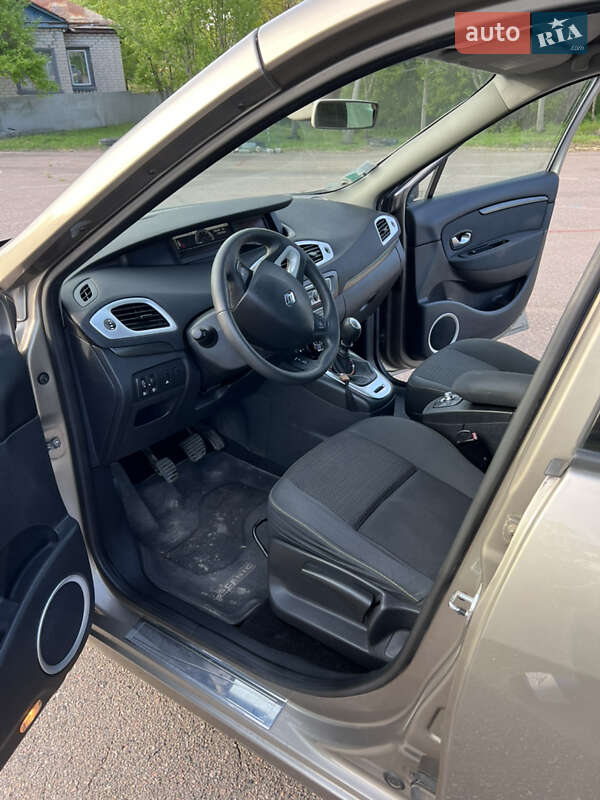 Мінівен Renault Scenic 2010 в Черкасах