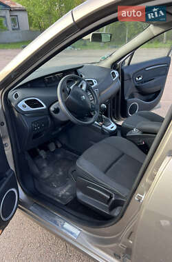 Минивэн Renault Scenic 2010 в 