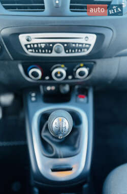 Мінівен Renault Scenic 2011 в 