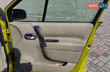 Минивэн Renault Scenic 2004 в 