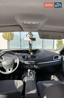 Минивэн Renault Scenic 2010 в 