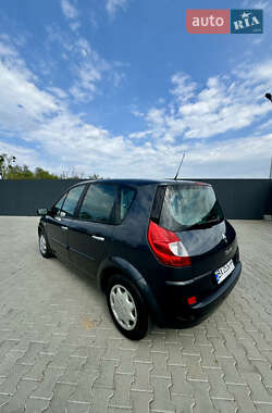 Минивэн Renault Scenic 2009 в 