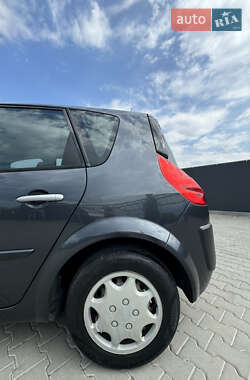 Минивэн Renault Scenic 2009 в 