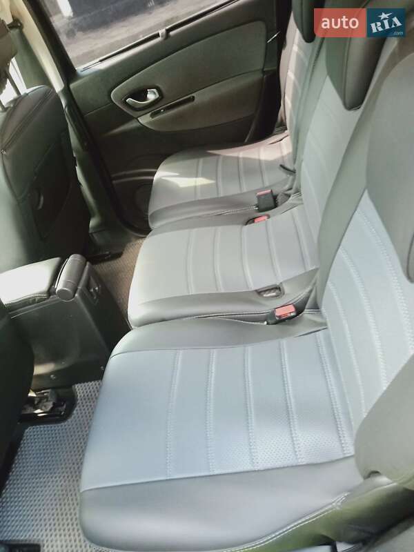 Минивэн Renault Scenic 2011 в Виньковцах
