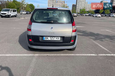 Минивэн Renault Scenic 2005 в 