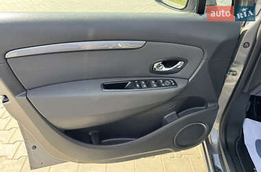 Мінівен Renault Scenic 2015 в 
