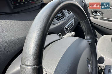 Мінівен Renault Scenic 2015 в 