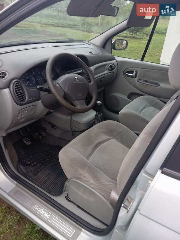 Минивэн Renault Scenic 2002 в Стрые