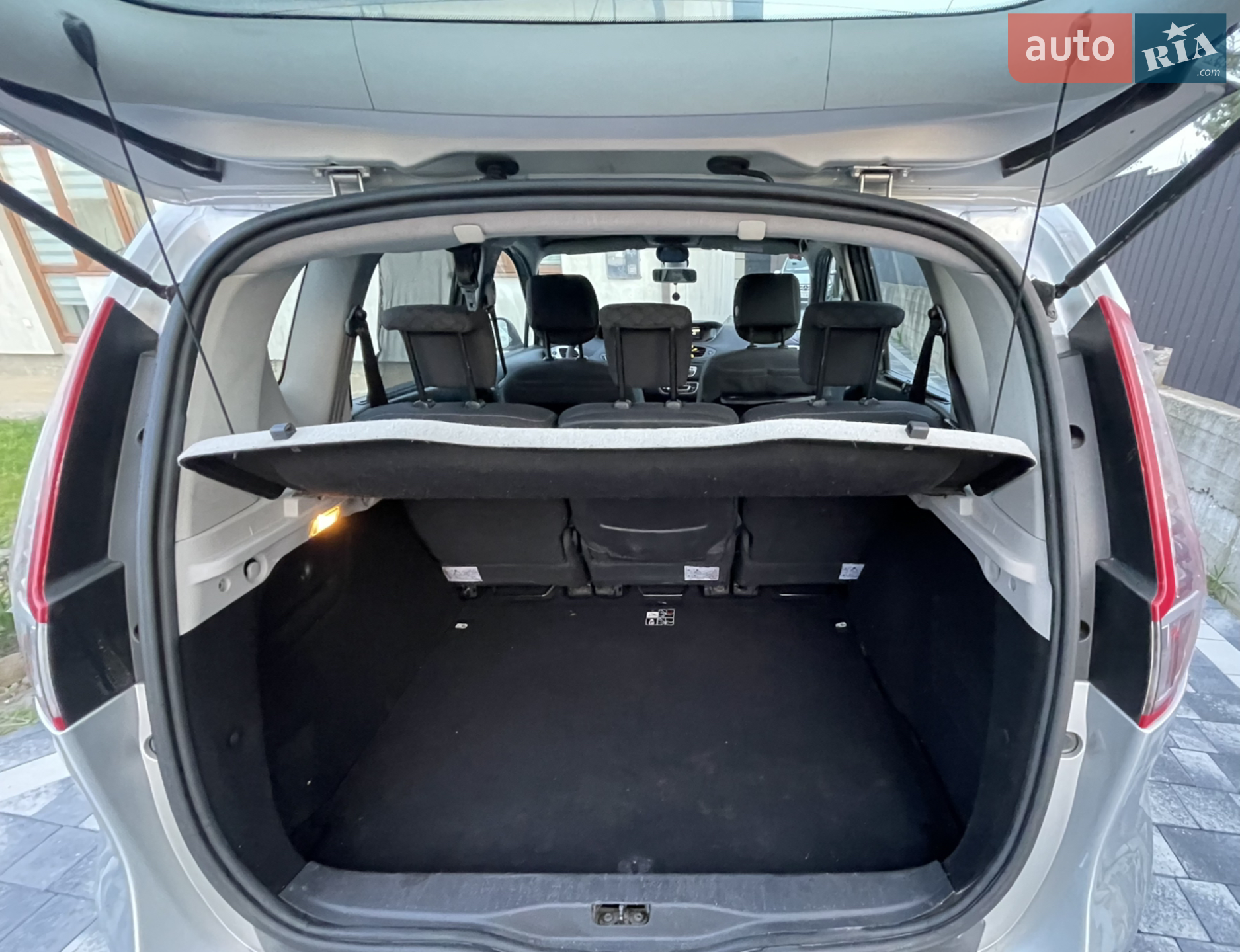 2010 Renault Scenic - мініатюра 24