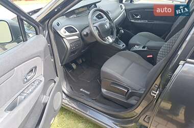 Минивэн Renault Scenic 2010 в 