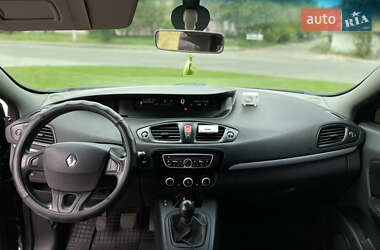 Минивэн Renault Scenic 2011 в 