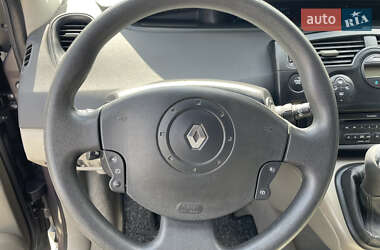 Минивэн Renault Scenic 2005 в 