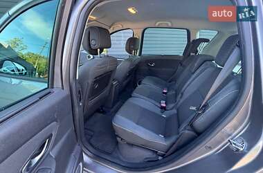 Минивэн Renault Scenic 2010 в 