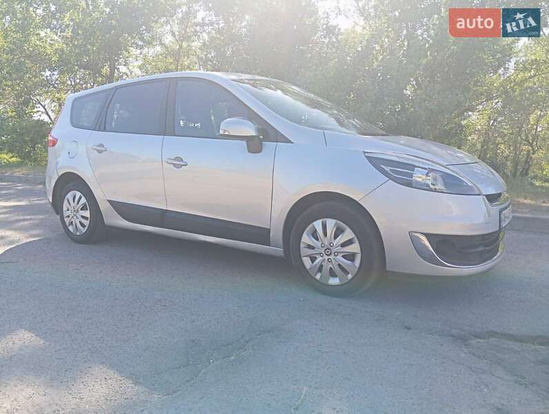 Минивэн Renault Scenic 2012 в Днепре