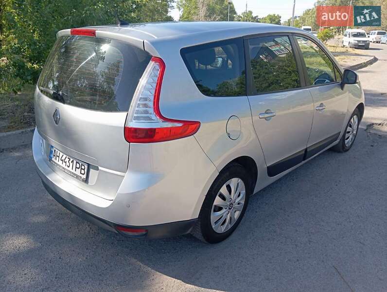 Минивэн Renault Scenic 2012 в Днепре