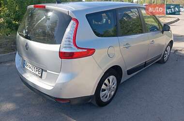 Мінівен Renault Scenic 2012 в 