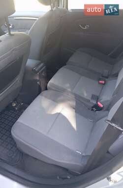 Мінівен Renault Scenic 2012 в 