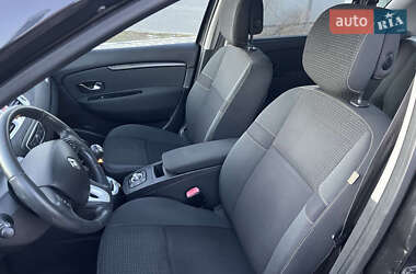 Минивэн Renault Scenic 2011 в 