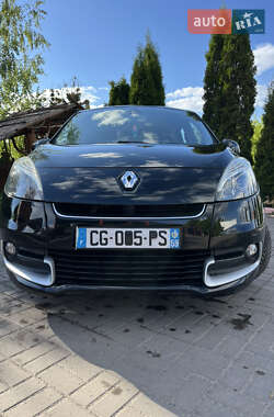 Минивэн Renault Scenic 2012 в 