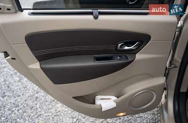 Мінівен Renault Scenic 2011 в 