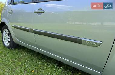 Минивэн Renault Scenic 2006 в 